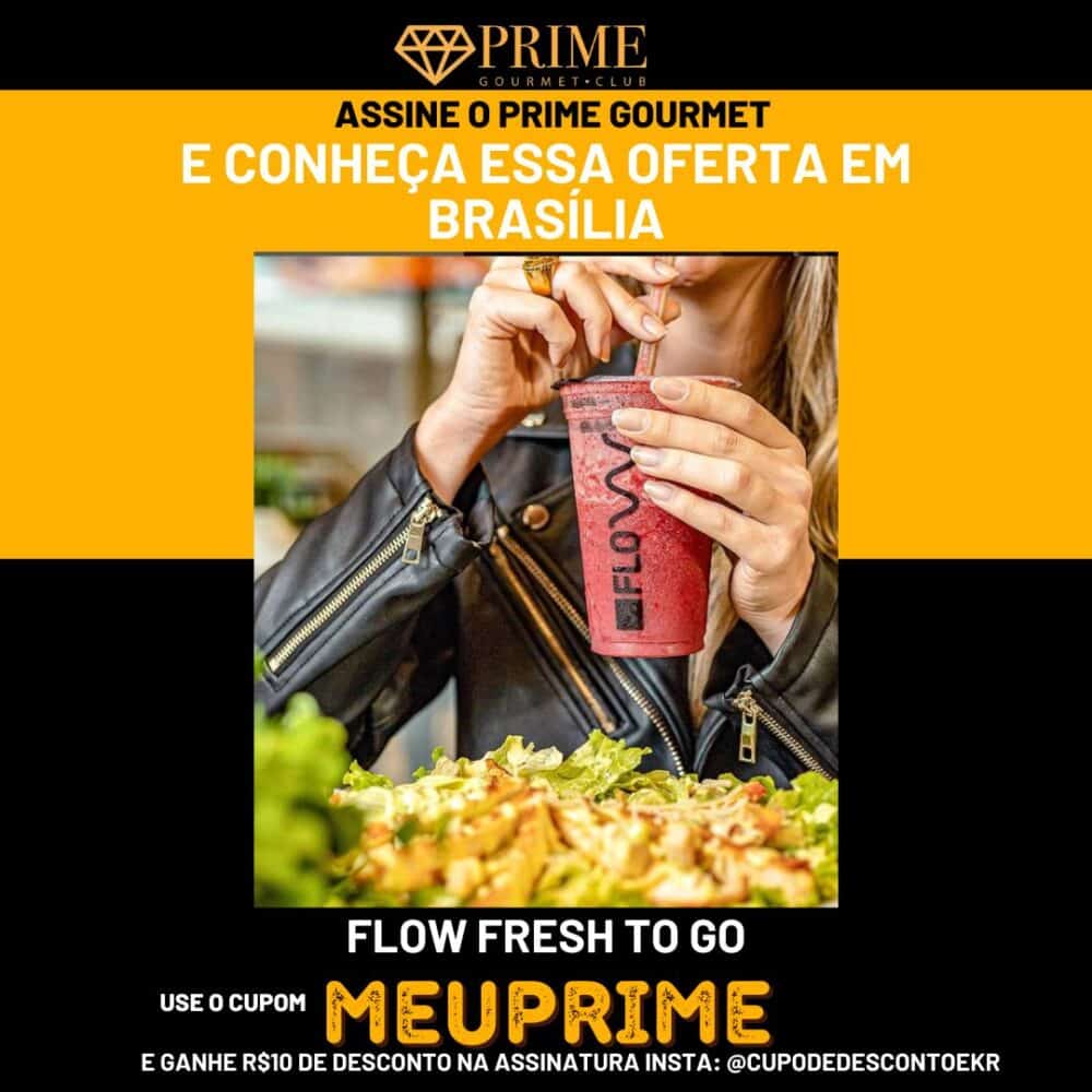 Pessoa segurando smoothie, oferta Prime Gourmet Brasília.