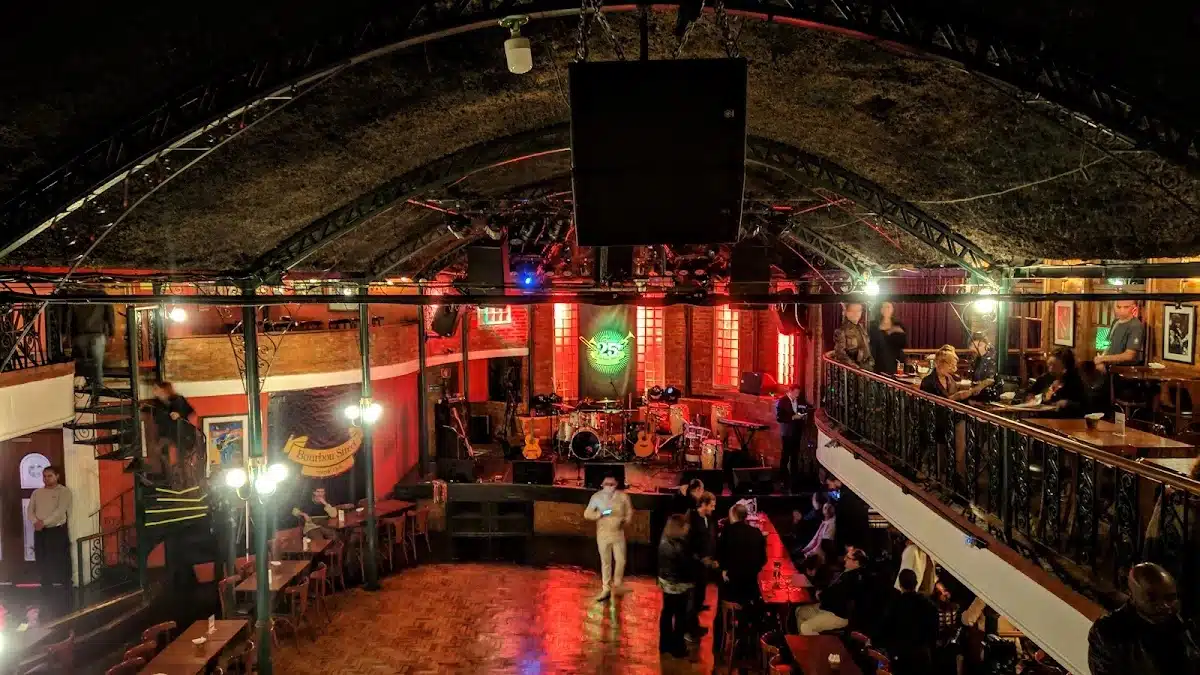 Foto real de Bourbon Street Music Club