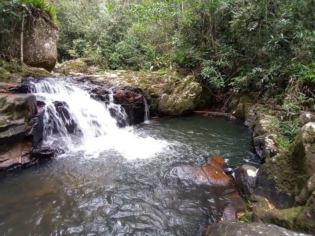 Foto real de Trilha da Cachoeira
