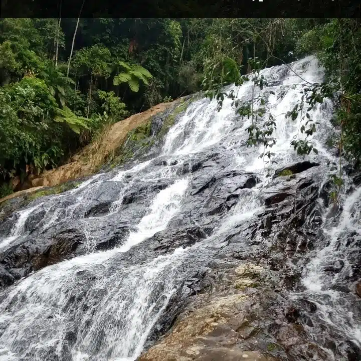 Foto real de Morro do Baú