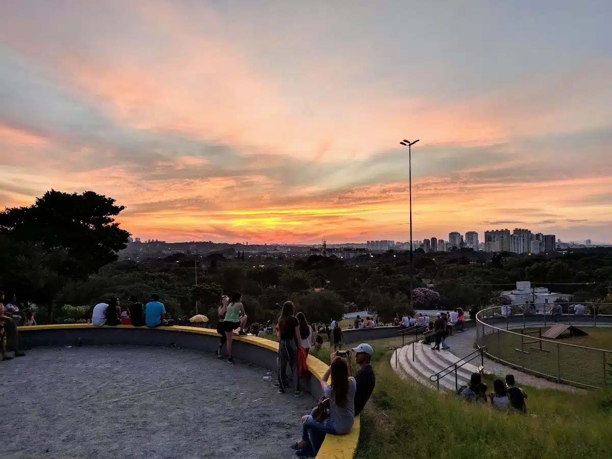 Foto real de Praça do Pôr do Sol