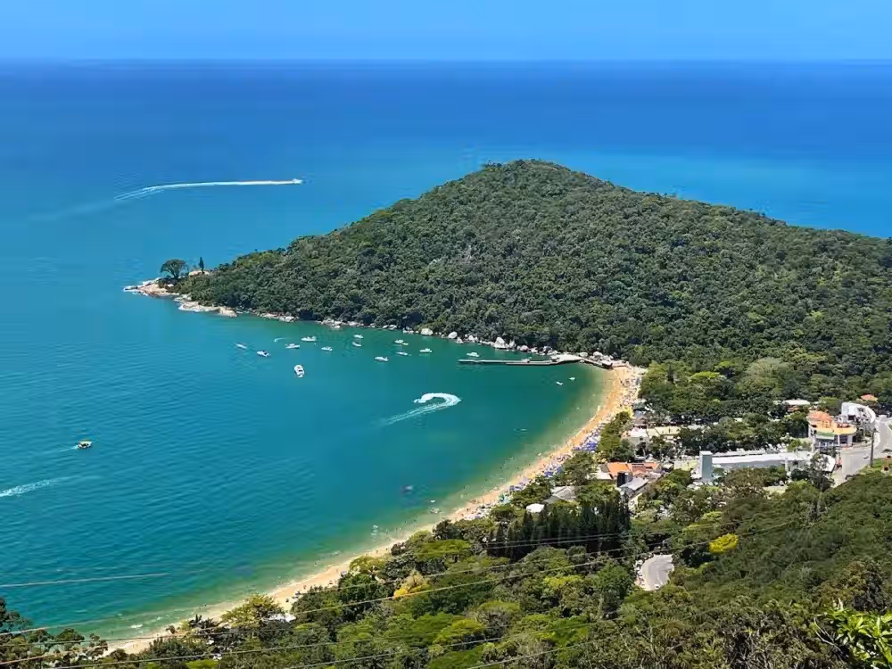 Foto real de Praia das Laranjeiras