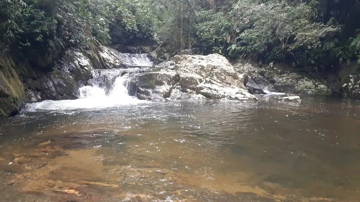 Foto real de Cachoeira do Garcia