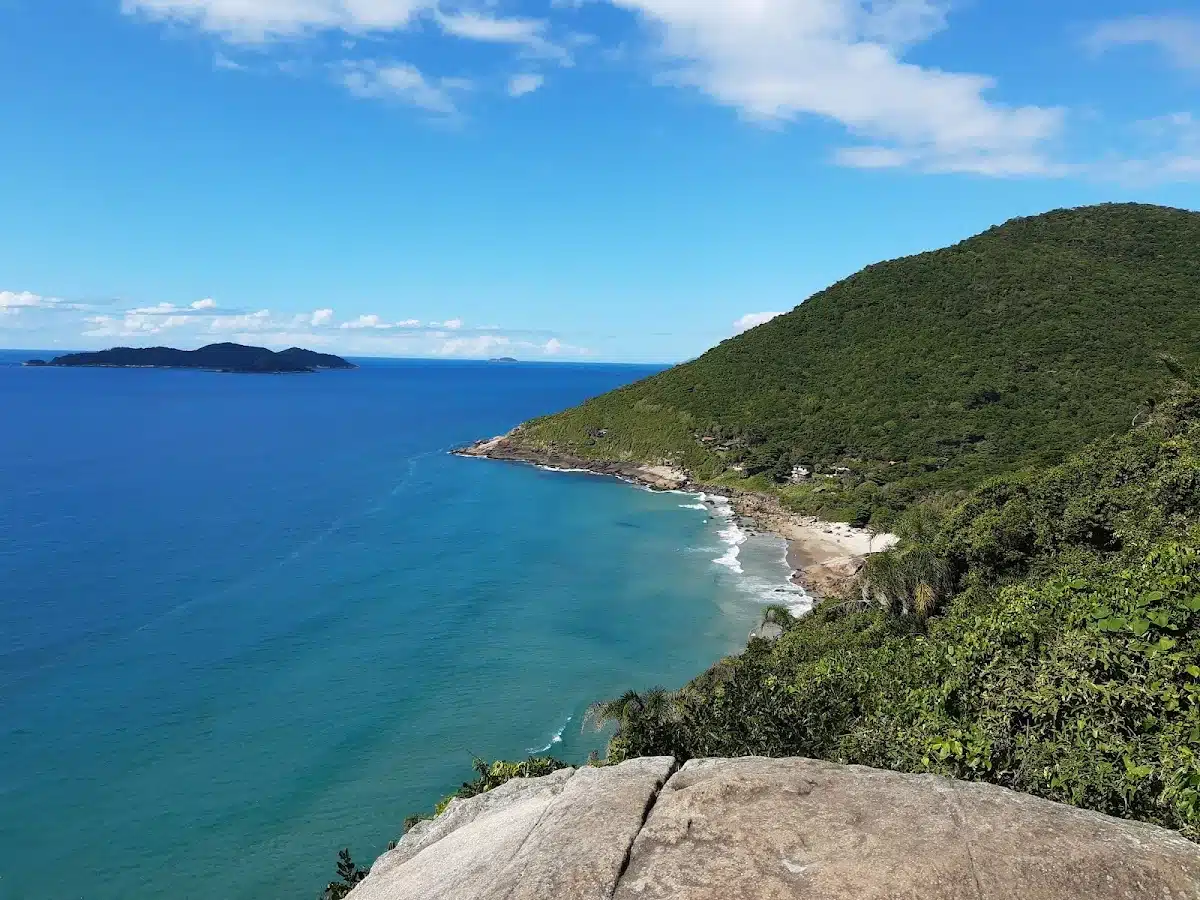 Foto real de Praia do Saquinho