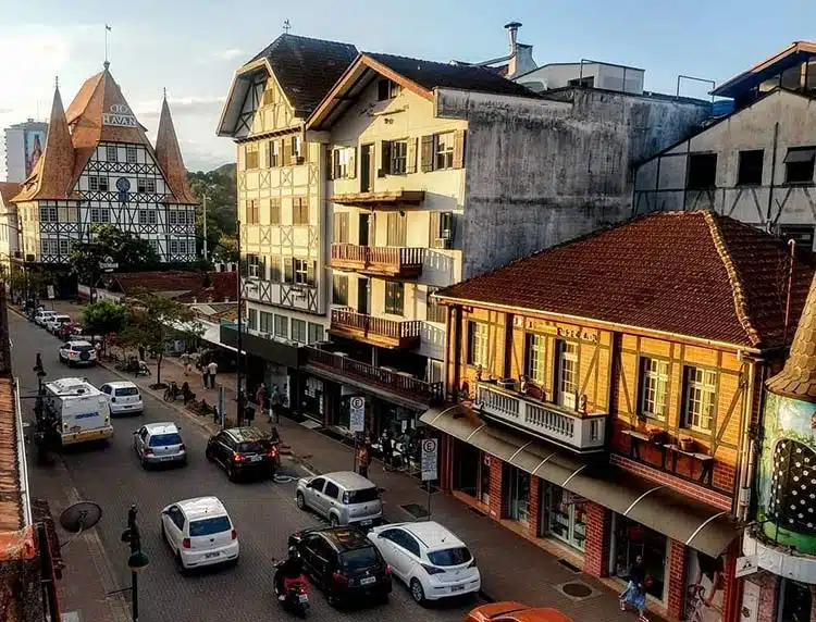 Foto real de Rua XV de Novembro