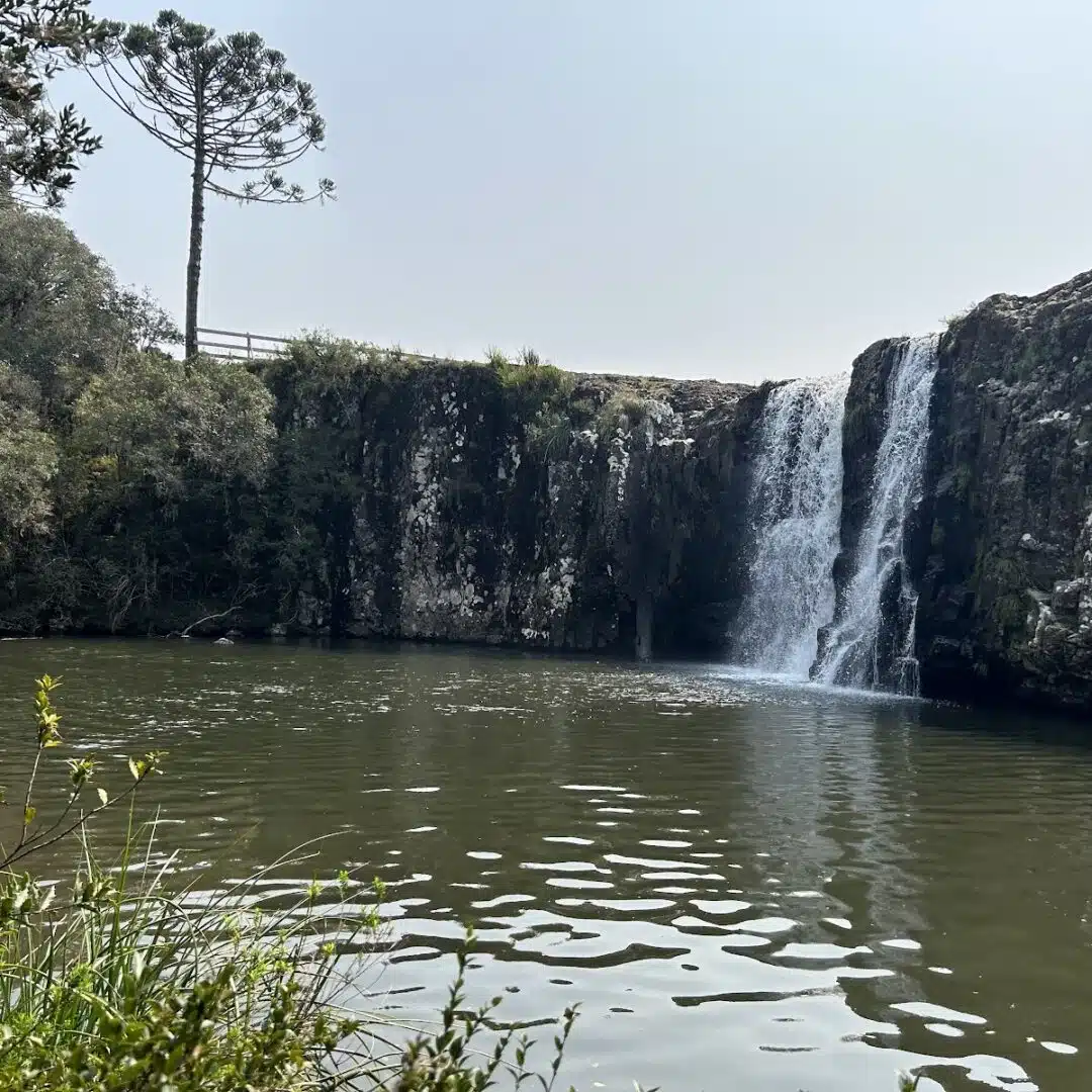 Foto real de Cachoeira do Rio do Meio