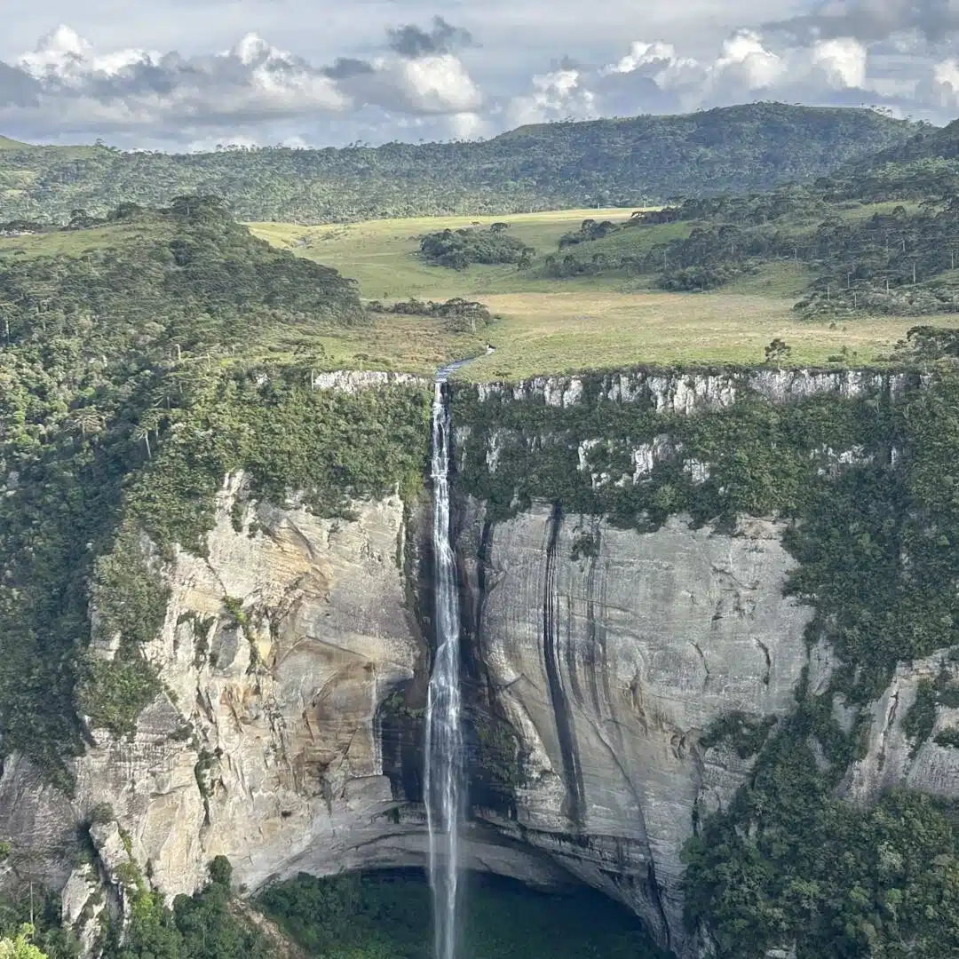 Foto real de Cachoeira do Rio do Meio