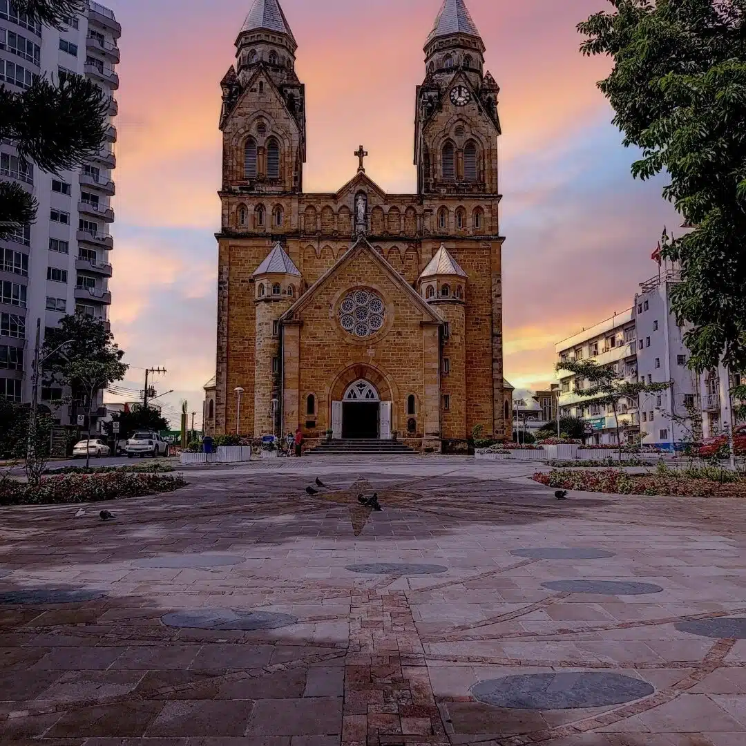 Foto real de Catedral Diocesana Nossa Senhora dos Prazeres