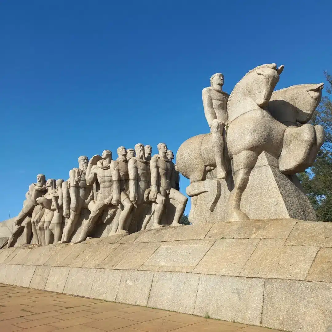 Foto real de Monumento às Bandeiras