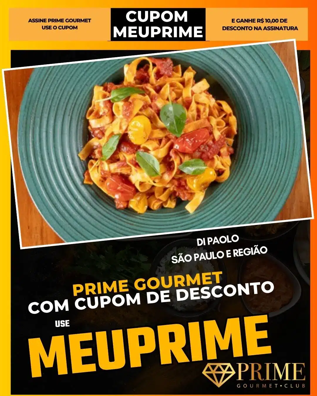 Prato de massa com molho de tomate e manjericão