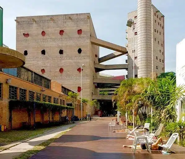 Foto real de Sesc Pompéia
