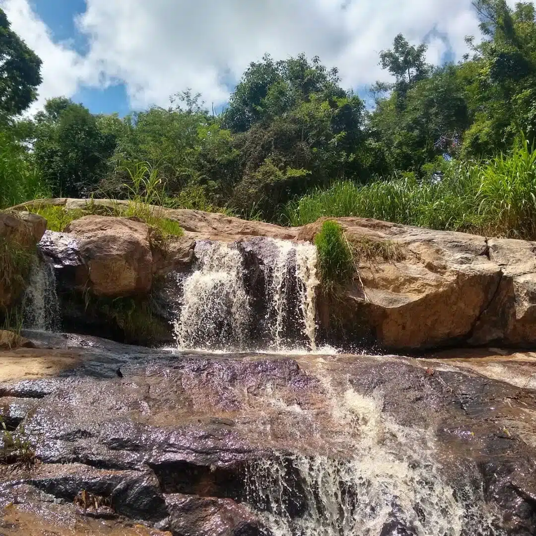 Foto real de Cachoeira do Rio Preto
