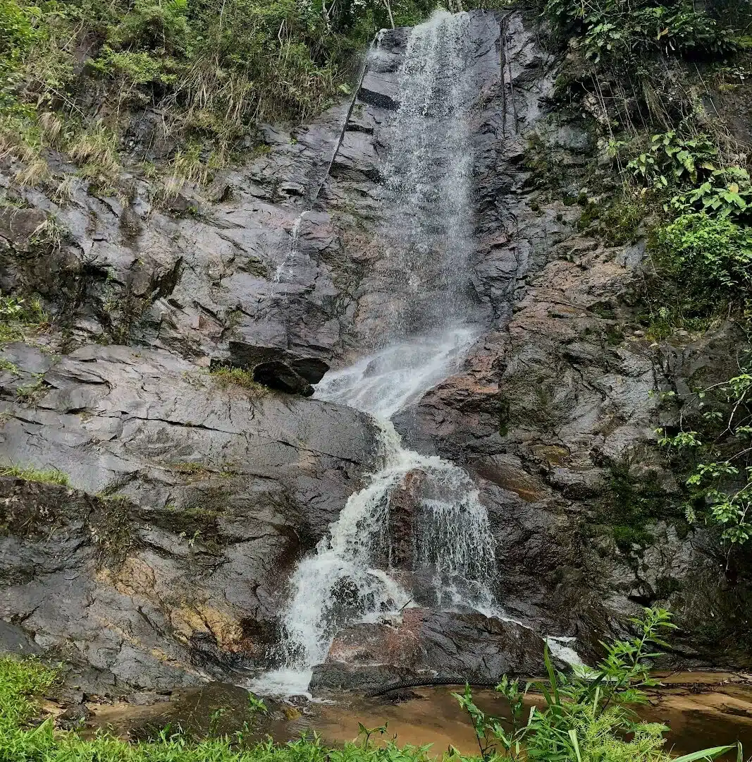 Foto real de Cachoeira do Paredão