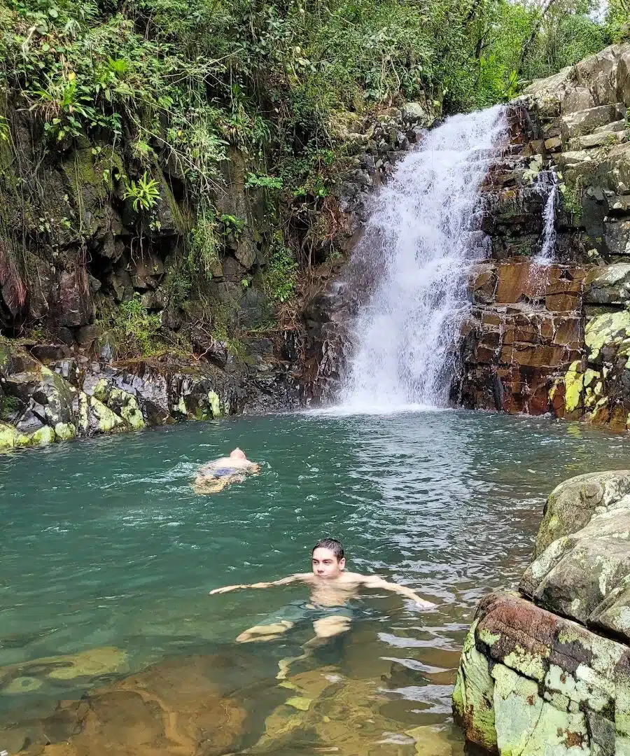 Foto real de Cachoeira do Poção