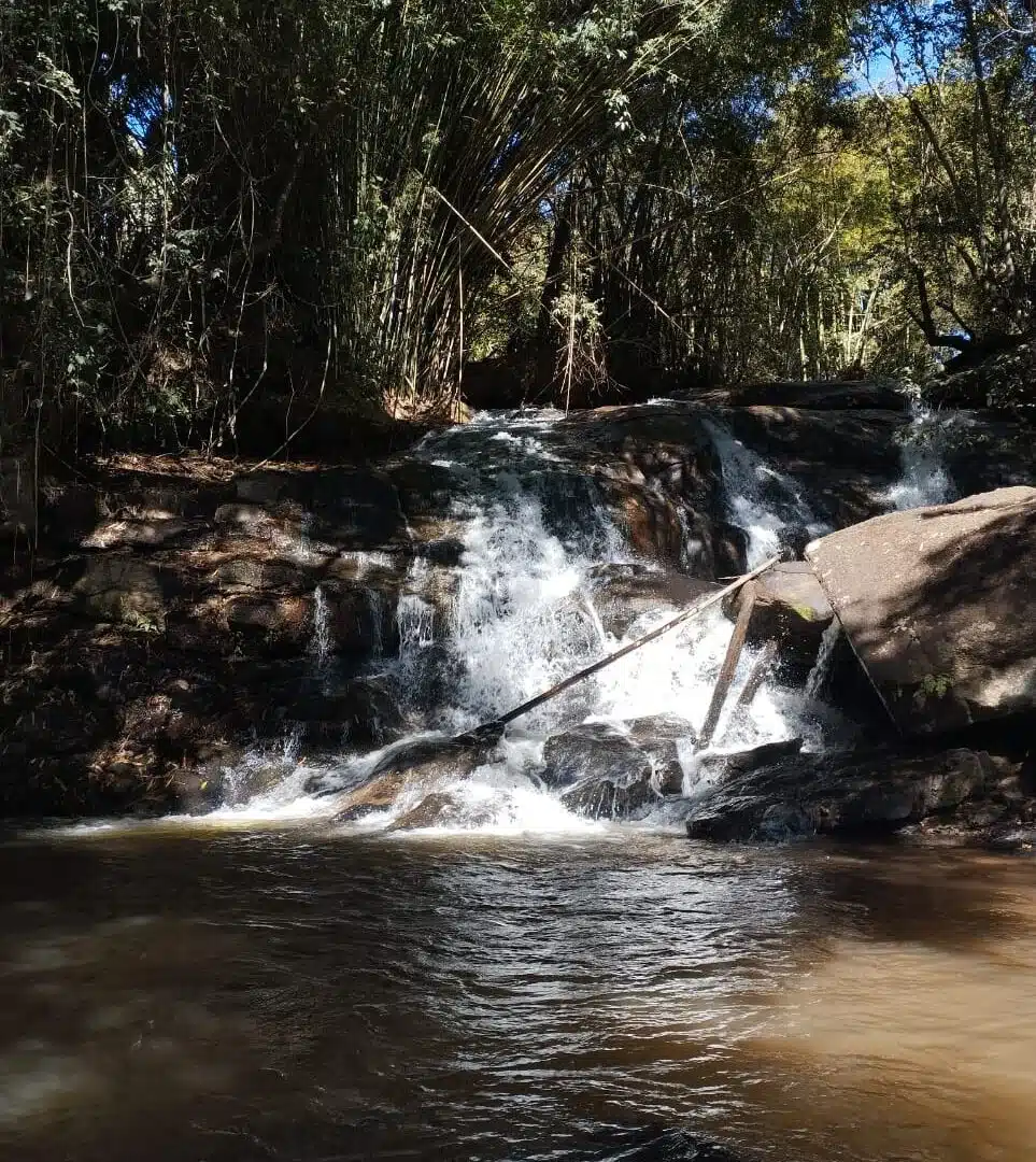 Foto real de Cachoeira do Poço Fundo