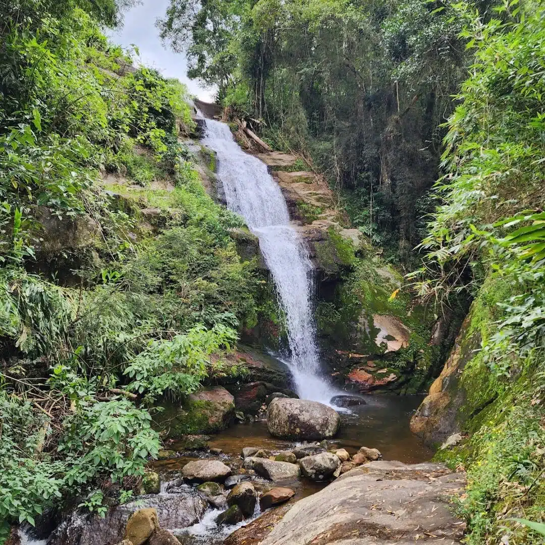Foto real de Cachoeira do Tocaia