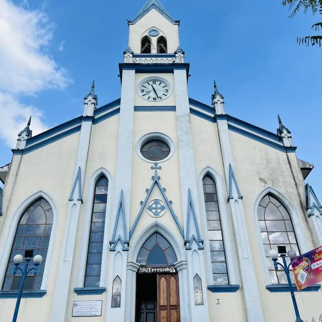 Foto real de Igreja de Santa Terezinha