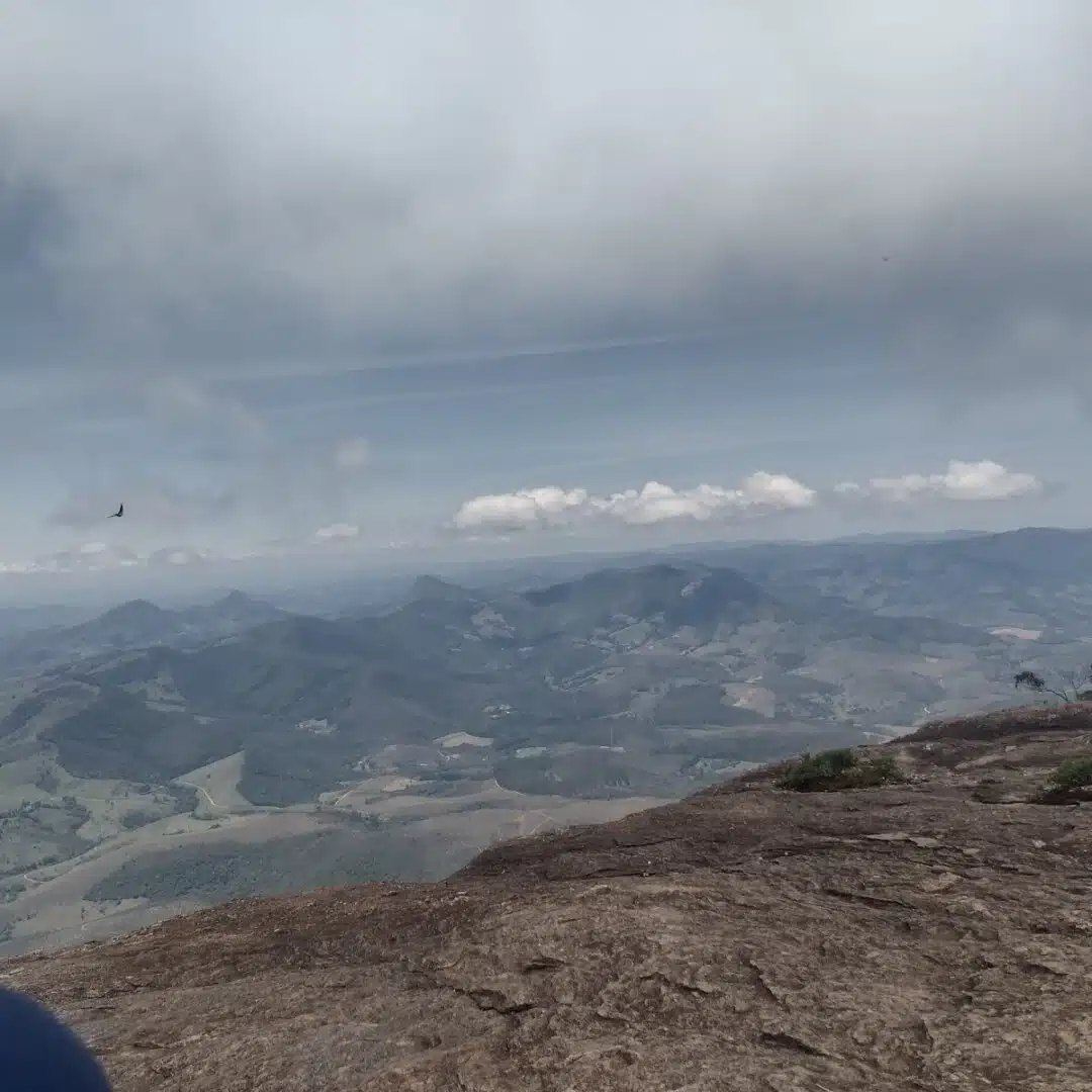 Foto real de Pico do Papagaio