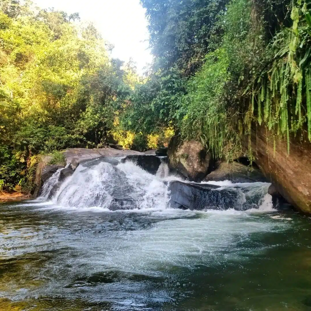 Foto real de Cachoeira do Poço da Lapa