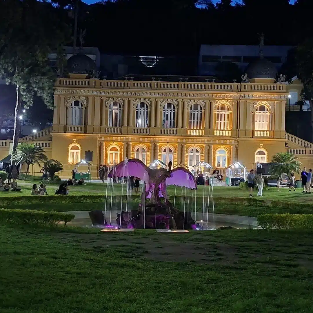 Foto real de Praça da Águia