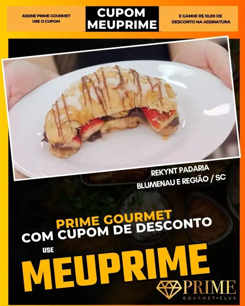 Croissant recheado com morango e chocolate