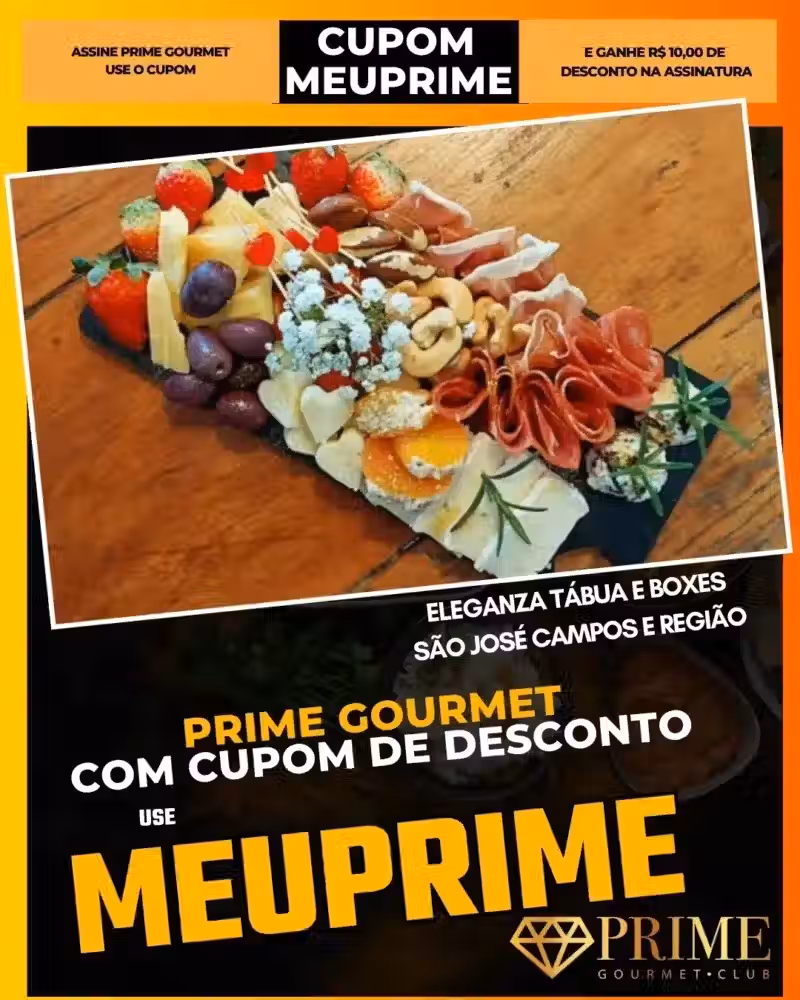 Tábua gourmet com frios, queijos e frutas