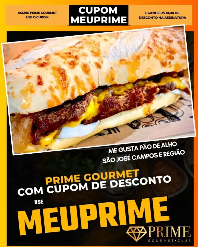 Sanduíche no pão de alho com carne e queijo