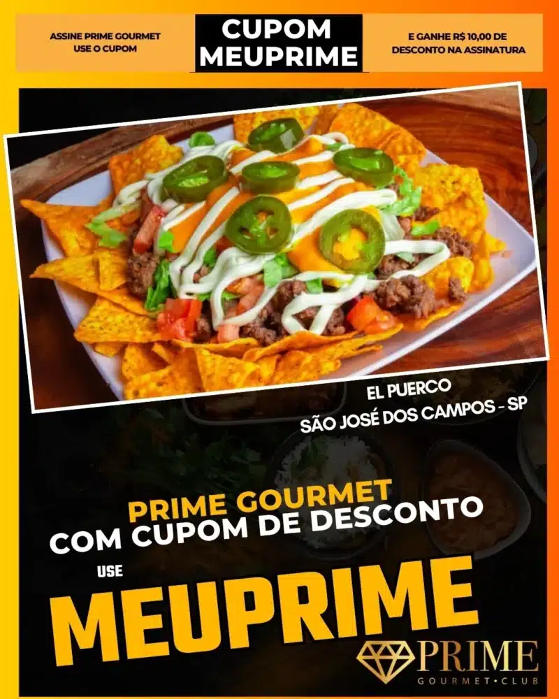 Nachos com carne, queijo e jalapeños