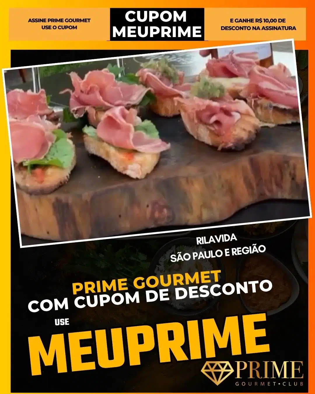 Bruschettas com presunto cru em tábua rústica