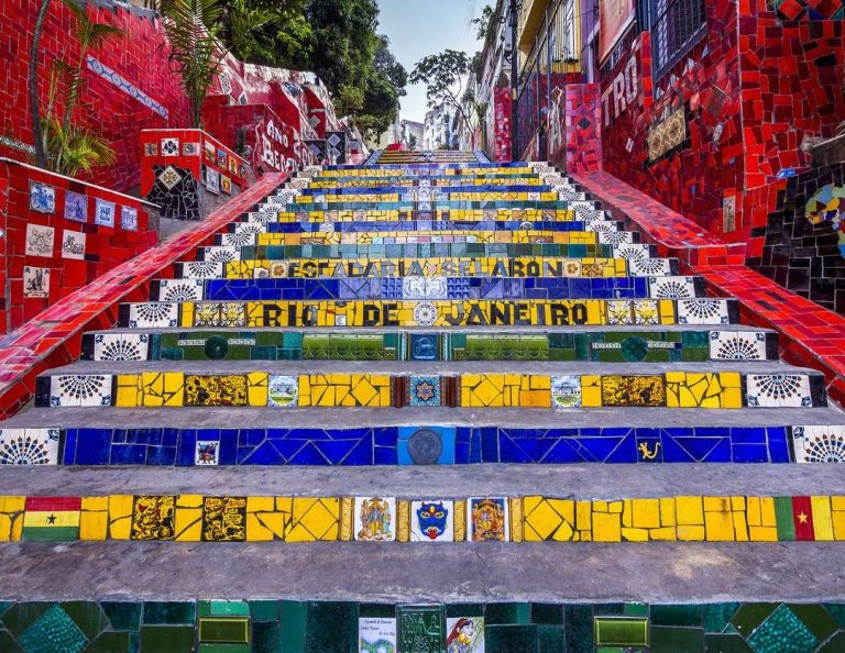 Foto real de Escadaria Selarón (Escadaria do Convento) rio de janeiro
