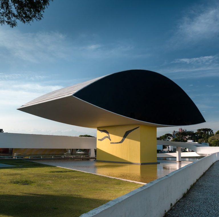 Foto real de Museu Oscar Niemeyer | MON Curitiba