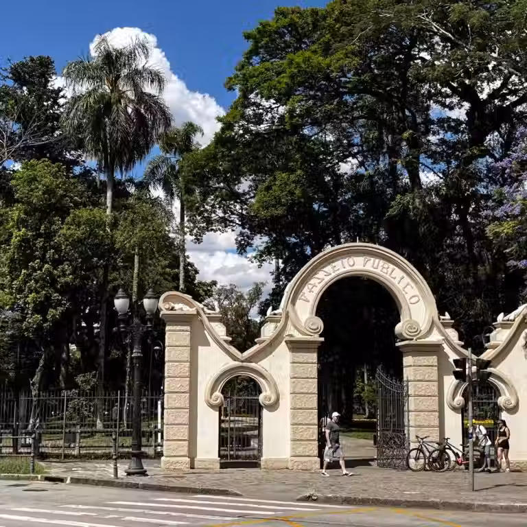 Foto real de Passeio Público Curitiba