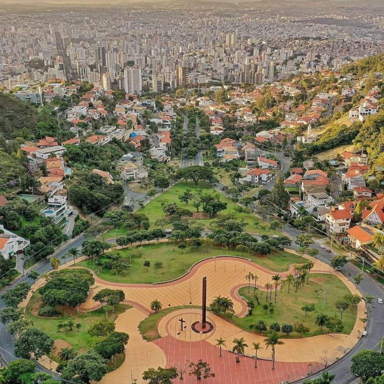 Foto real de Praça Governador Israel Pinheiro (Praça do Papa) Belo Horizonte