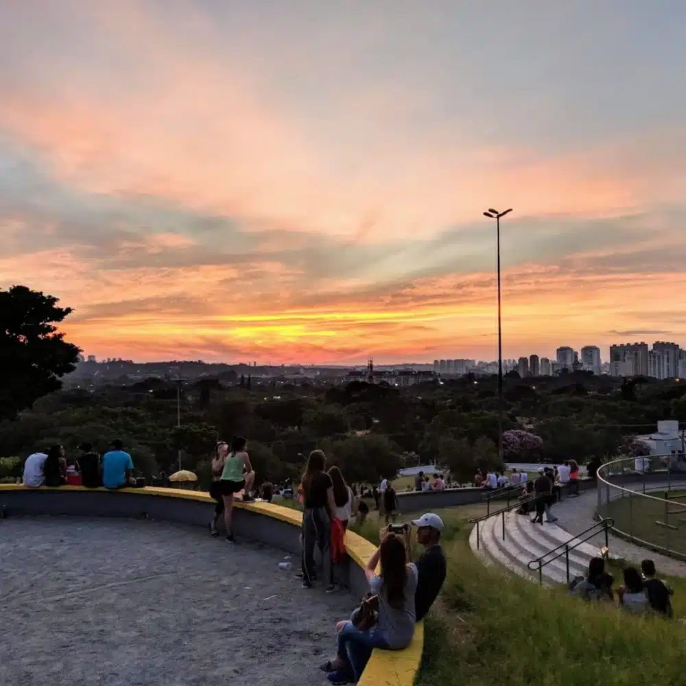 Foto real de Praça Pôr do Sol