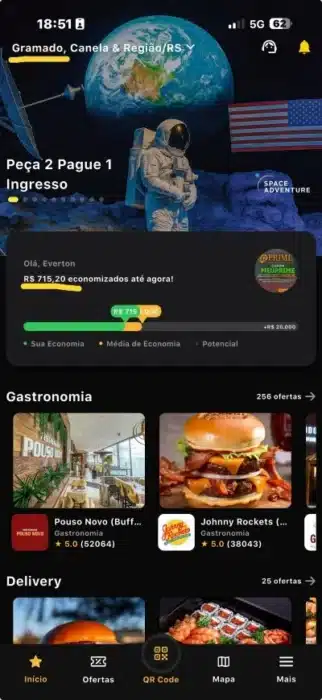 Tela de app com promoções e gastronomia