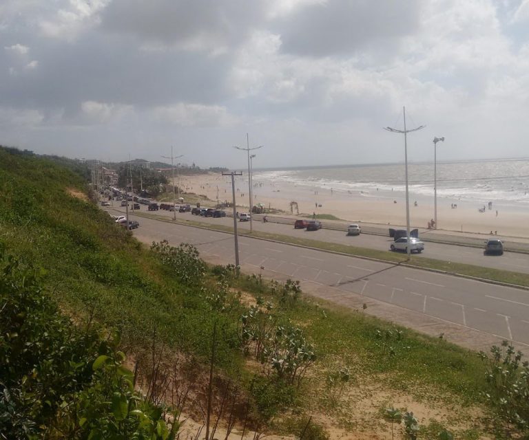 Foto real de Avenida Litorânea