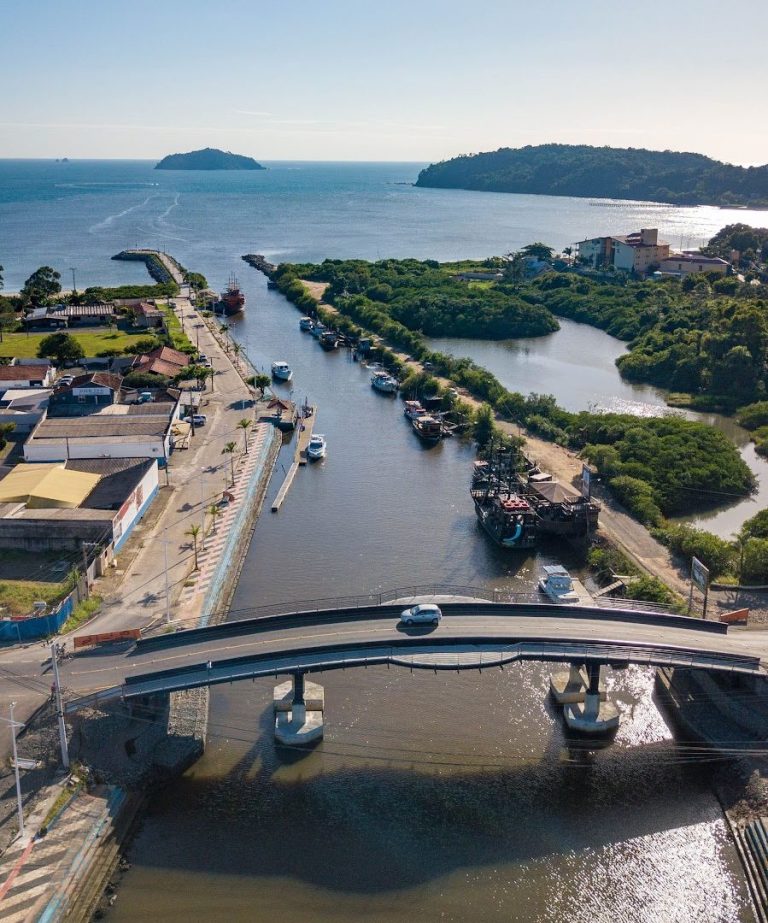 Foto real de Barra do Rio Piçarras.