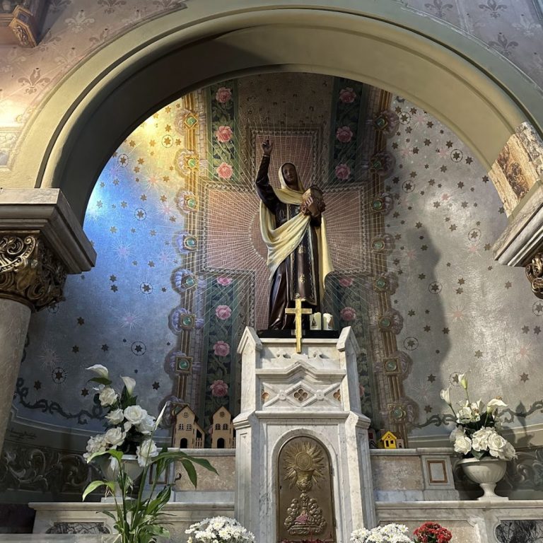 Foto real de Basílica Nossa Senhora da Conceição - Santa Efigênia