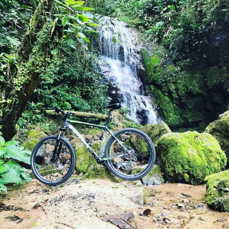 Foto real de Cachoeira da Lorena