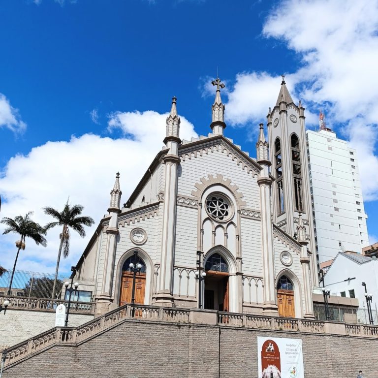 Foto real de Catedral Diocesana de Caxias do Sul