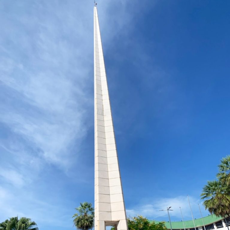 Foto real de Centro Geodésico da América do Sul