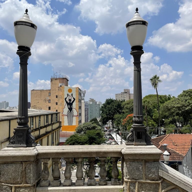 Foto real de Escadaria do Bixiga