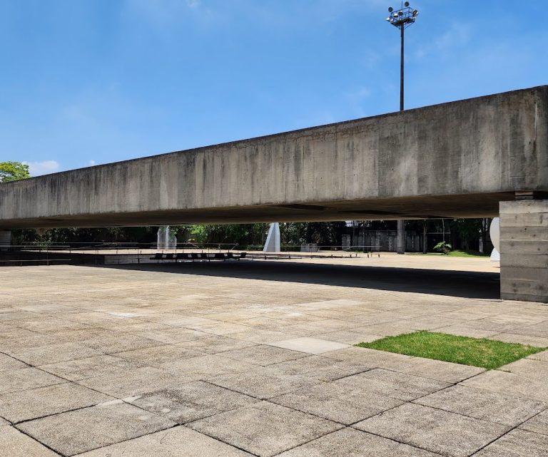Foto real de MuBE - Museu Brasileiro de Escultura e Ecologia