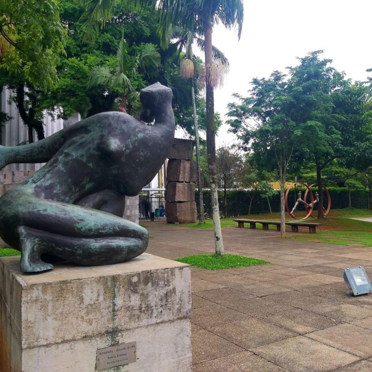 Foto real de MuBE - Museu Brasileiro de Escultura e Ecologia