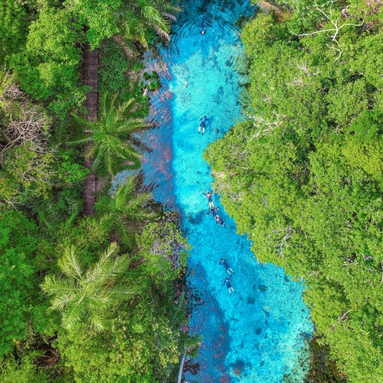 Foto real de Nascente Azul Bonito