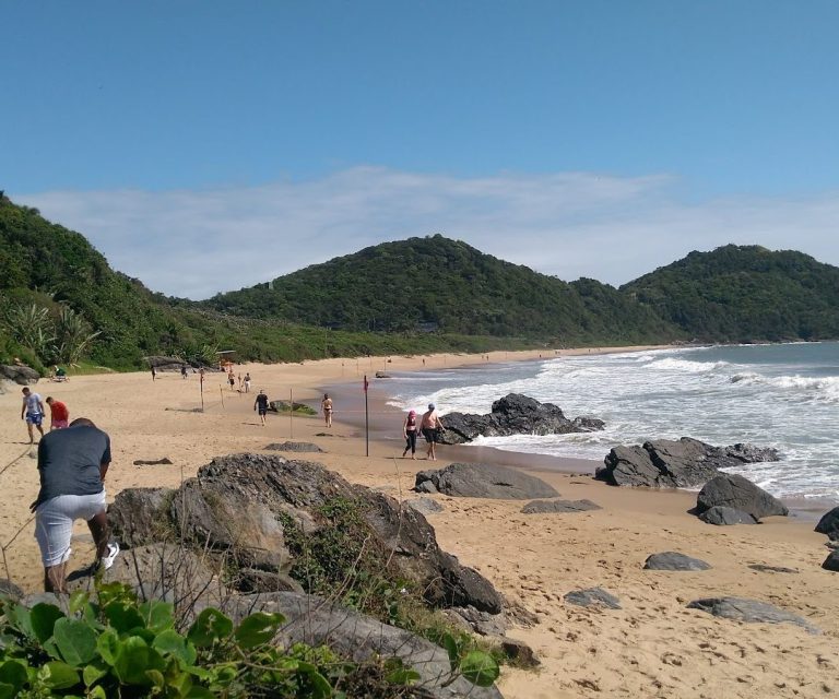 Foto real de Praia do Buraco