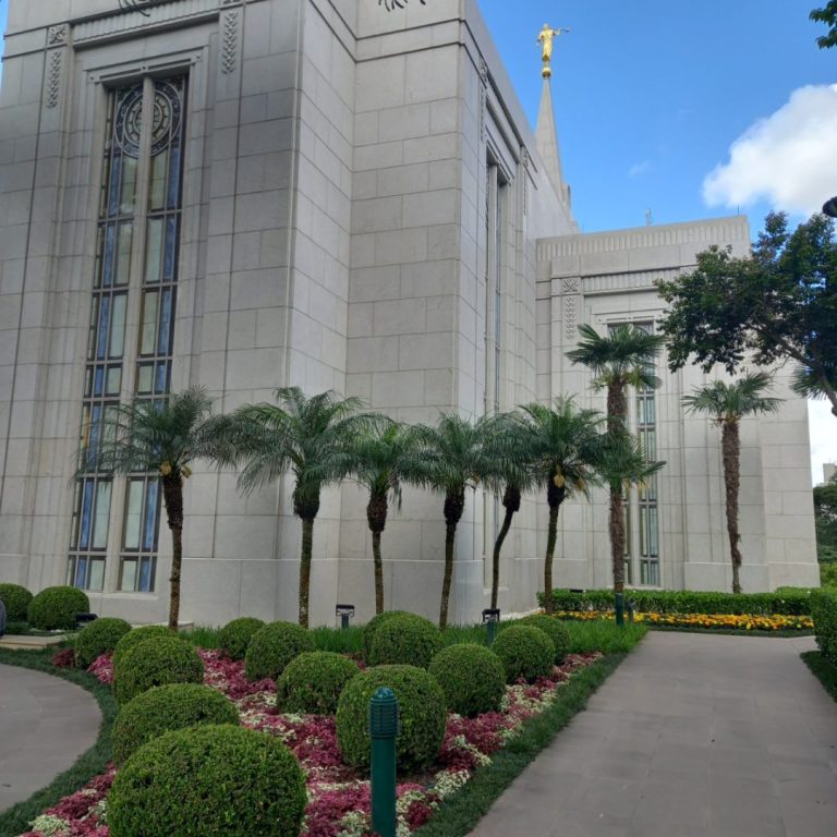 Foto real de Templo de Curitiba Brasil