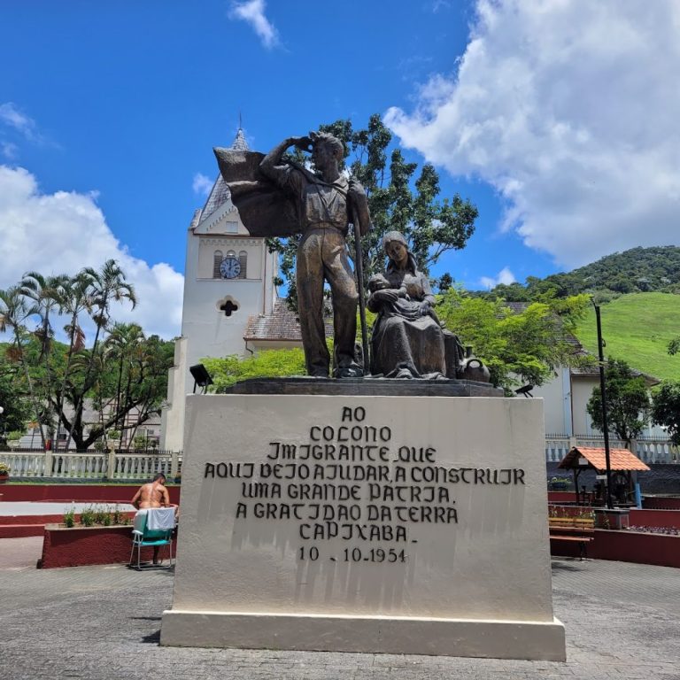 Foto real de Praça Dr. Arthur Gerhardt