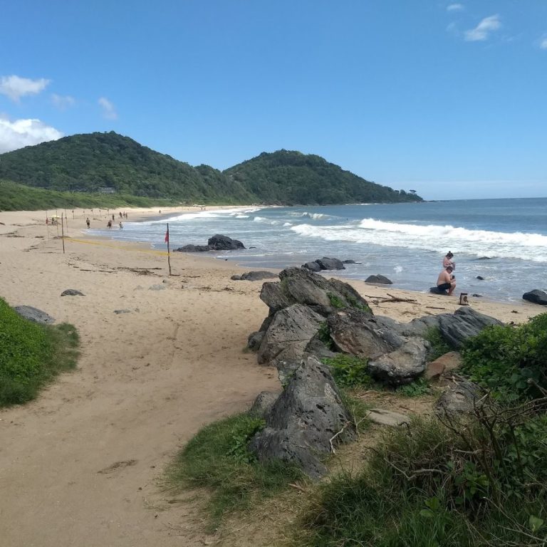 Praia do Buraco